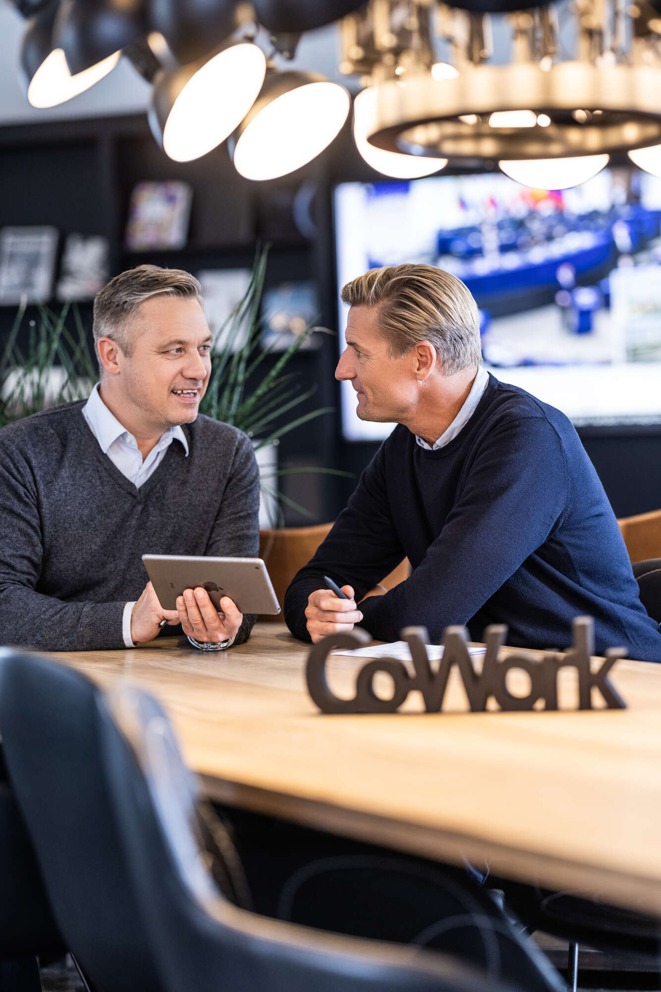 Comwell Borupgaard, CBO, BTB, business, film, shoot, reklamefilm, statister, konference. møde, stemning, b2b,